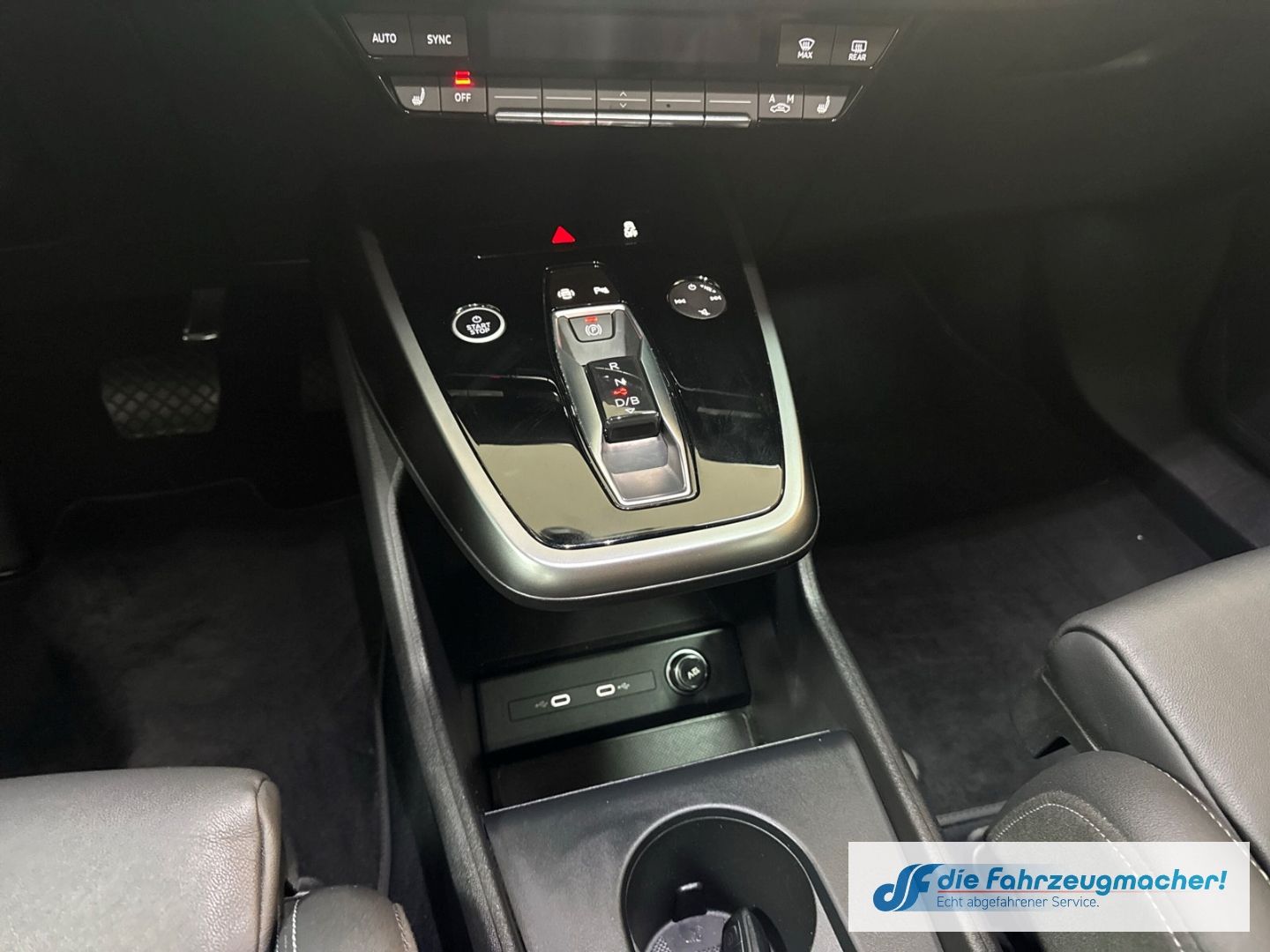 Fahrzeugabbildung Audi Q4 e-tron 45 quattro Sportpaket Navi Leder Digit