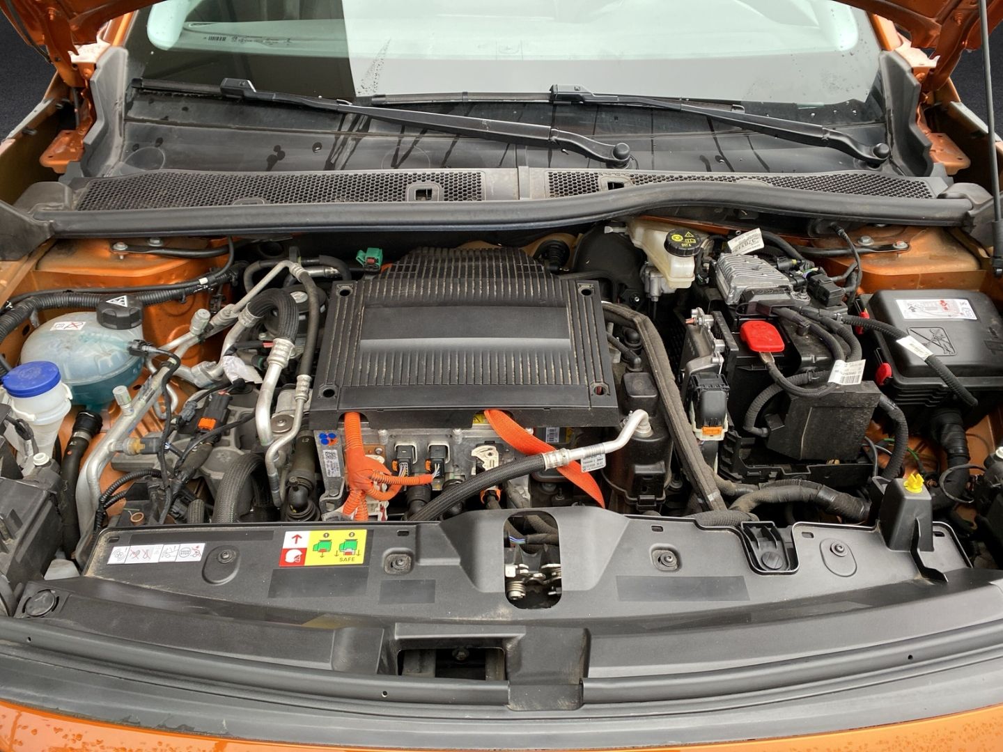 Fahrzeugabbildung Peugeot 2008 e- Allure Elektromotor 136 *Navi*Kamera*Sit