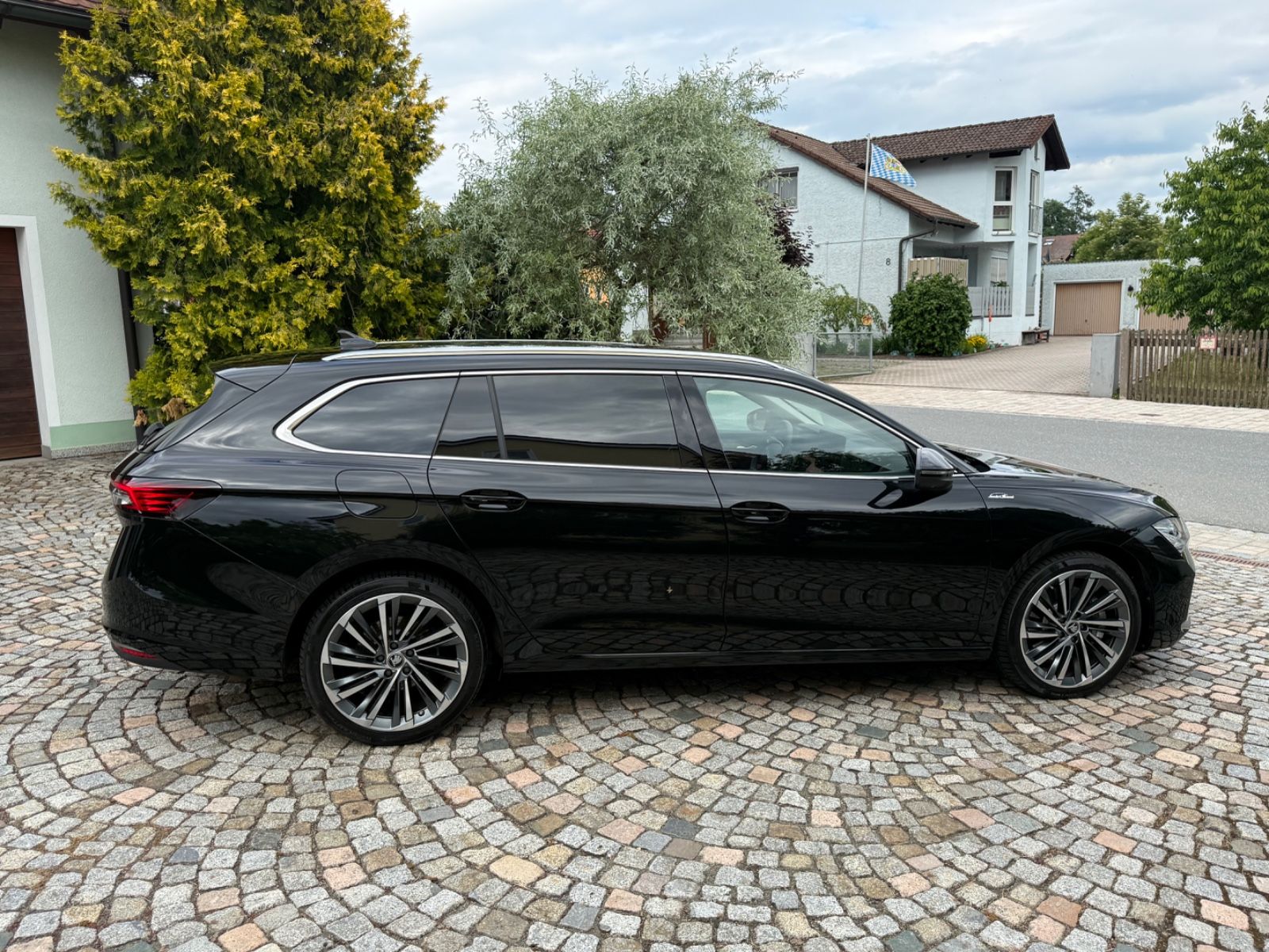 Skoda Superb Combi 1.5 TSI iV 150 kW L&K / AHK / Pano imagem 3