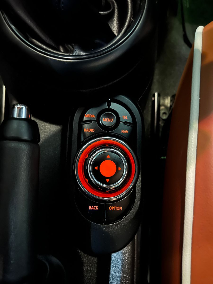 Fahrzeugabbildung MINI Cooper CABRIO AUTOMATIK NAVI LED LEDER CHESTER