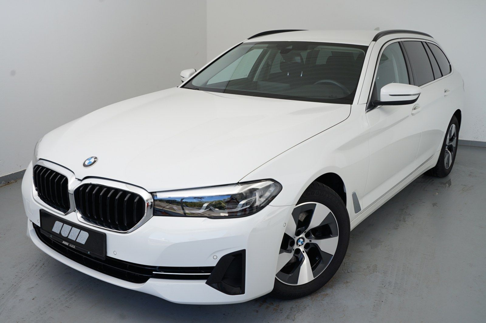 BMW 520d Touring (Navi LED WLAN SHZ PDC MFL) imagem 2