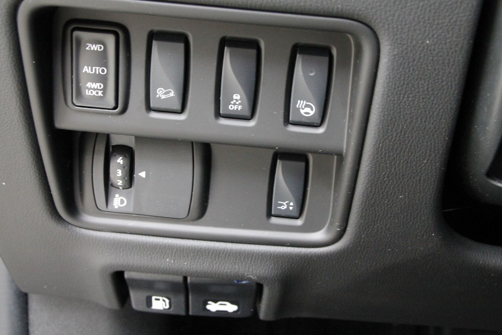Fahrzeugabbildung Renault Koleos INITIALE PARIS BLUE dCi 185 4WD X-tronic