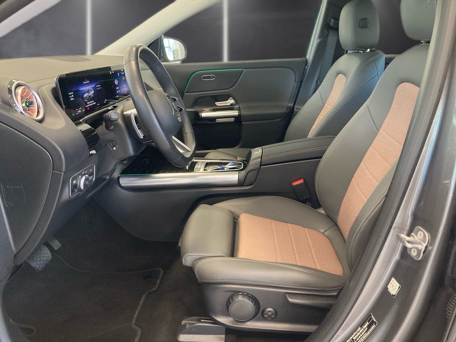 Fahrzeugabbildung Mercedes-Benz EQA 250+ Electric Art*Distronic*LED*Kam*Totwink*