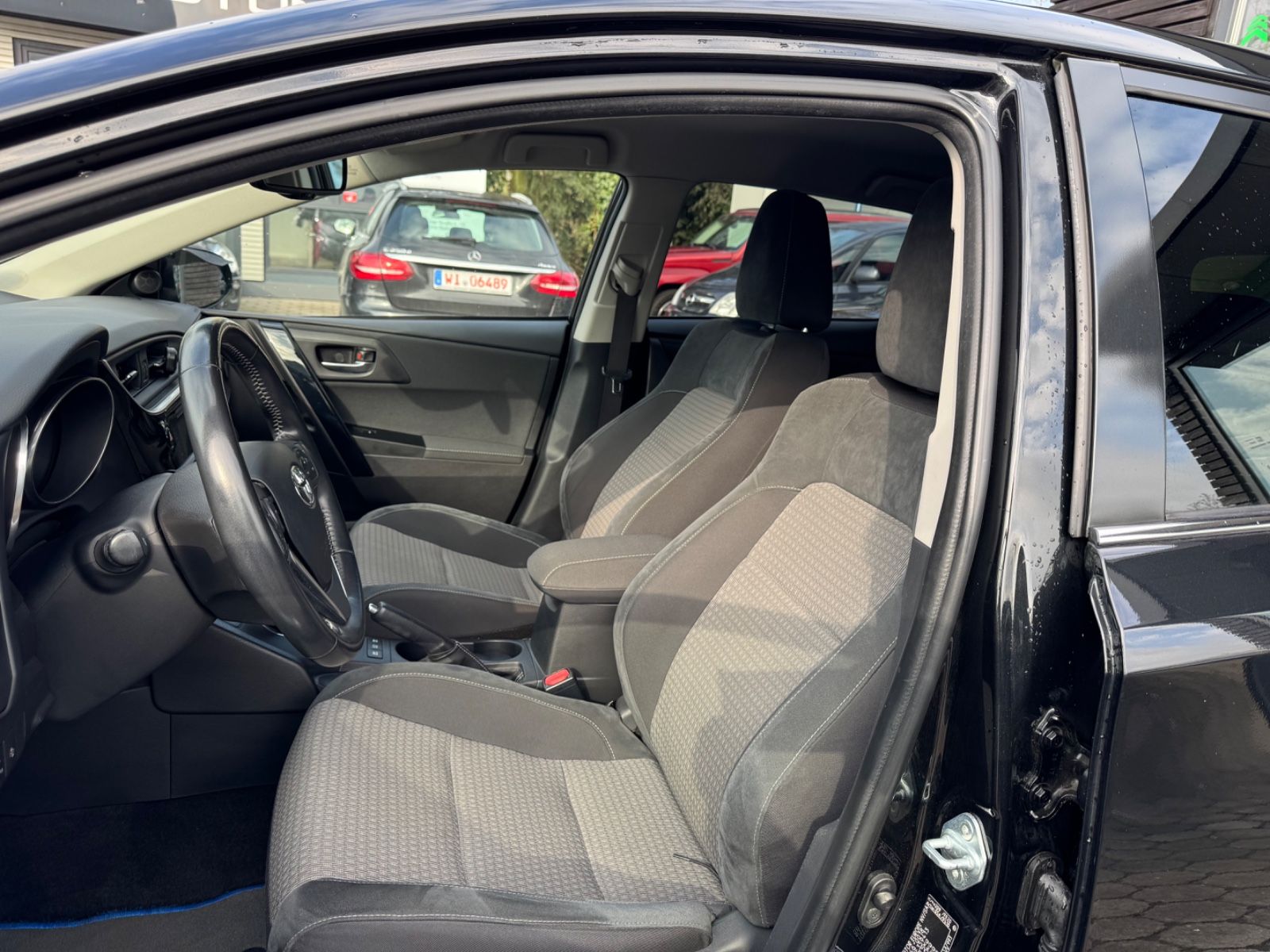 Fahrzeugabbildung Toyota Auris Hybrid Edition-S+*LED*SZH*Kamera*Navi