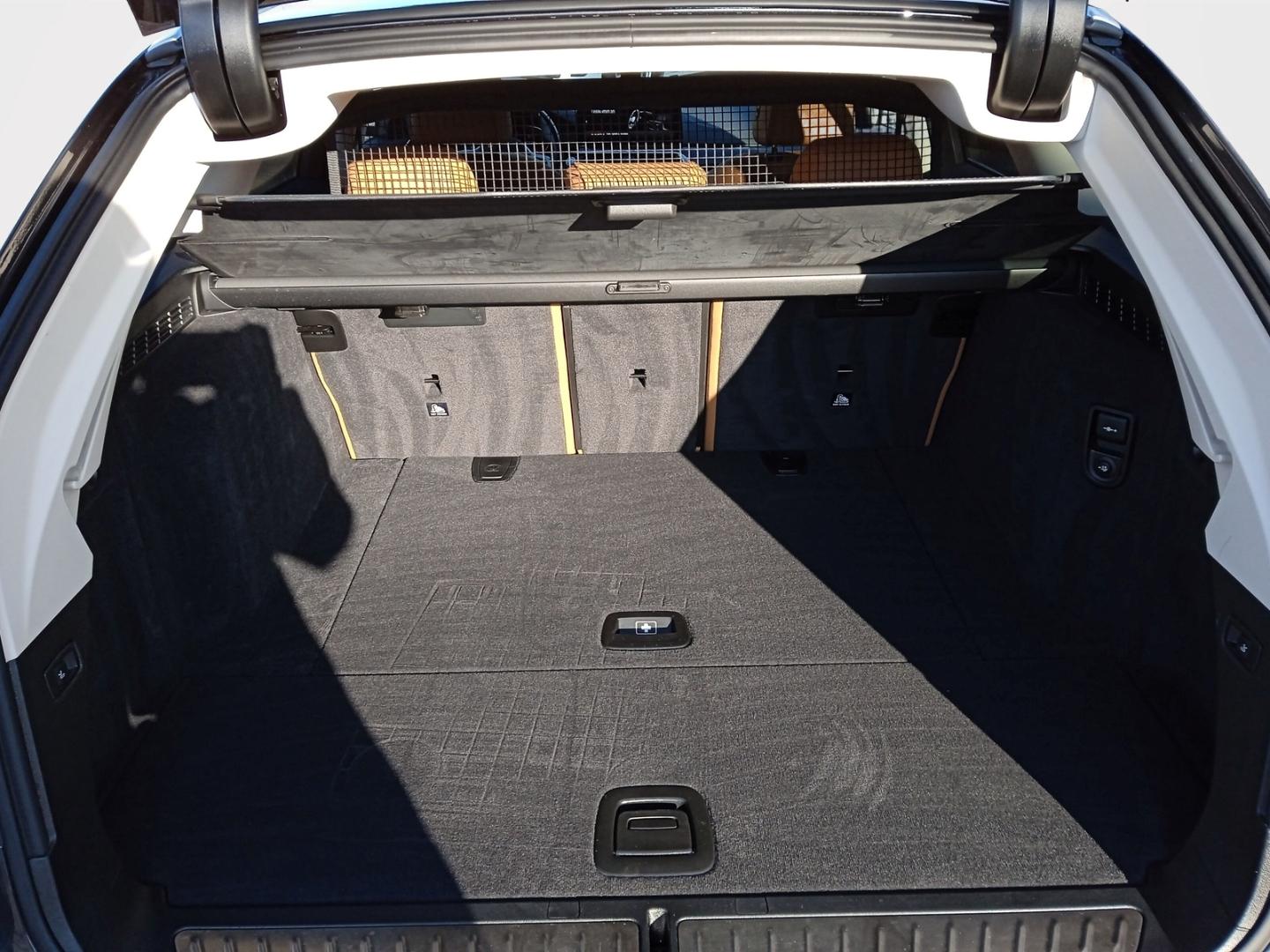 BMW 530 i Tour LuxuryLine Park-Assistent+AHZV+LED+DA