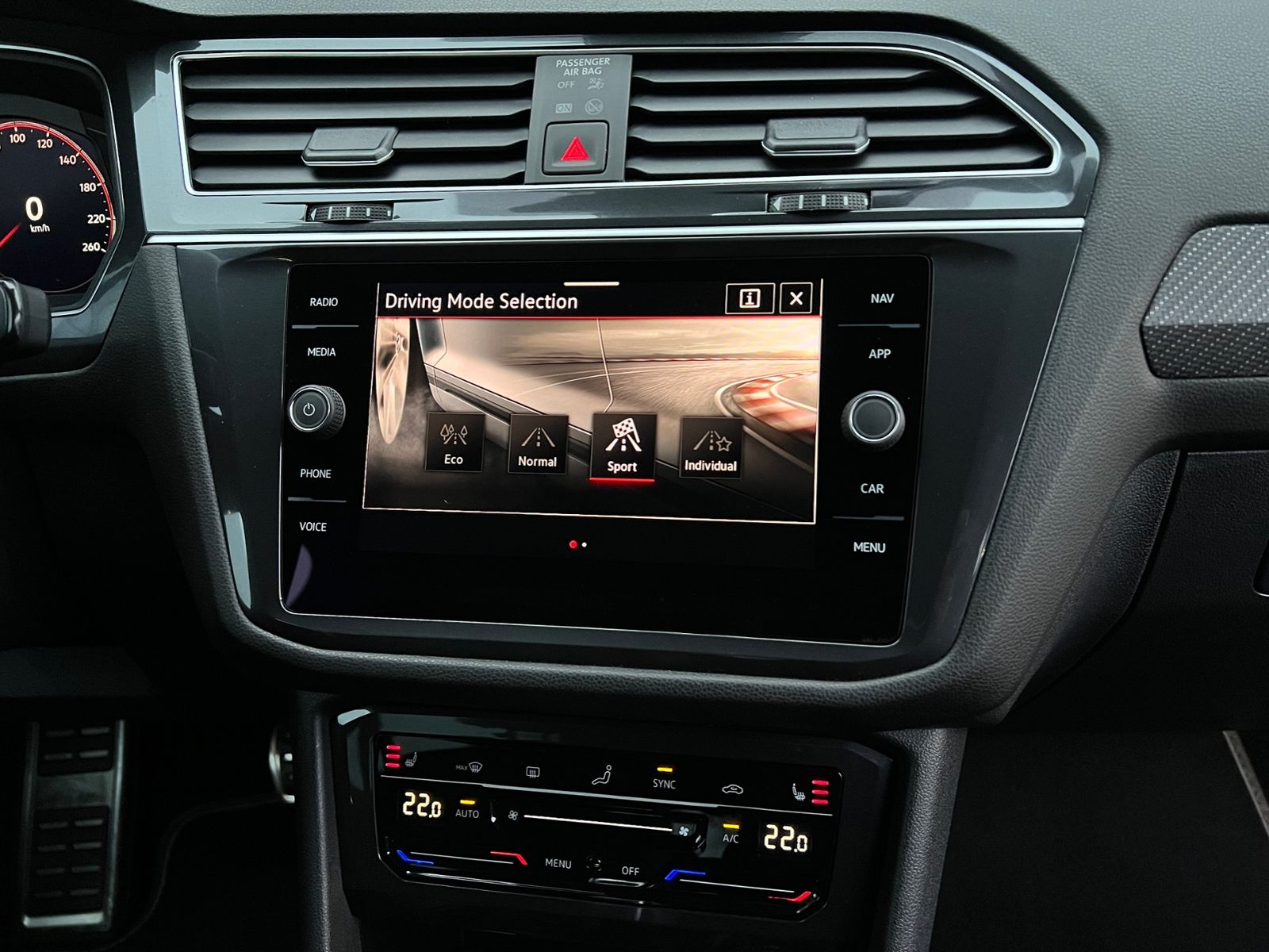 Fahrzeugabbildung Volkswagen Tiguan Allspace R-Line 2.0 TDI DSG 4MOTION *AHK,