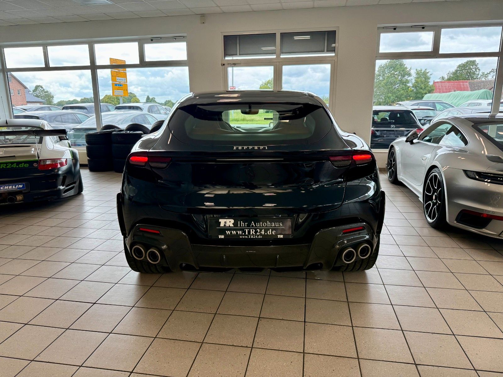 Fahrzeugabbildung Ferrari Purosangue Panorama/Carbon/Burmester/360/Matrix