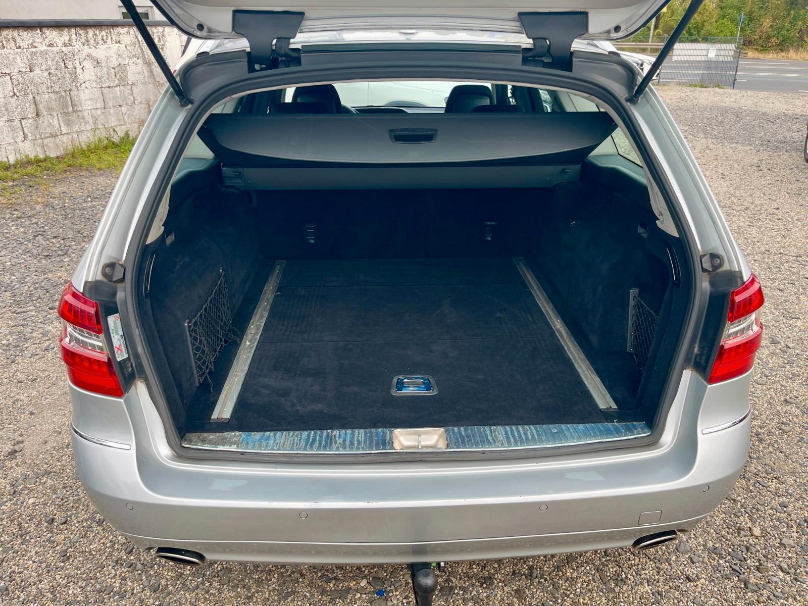 Mercedes-Benz E350 2010 — photo 9