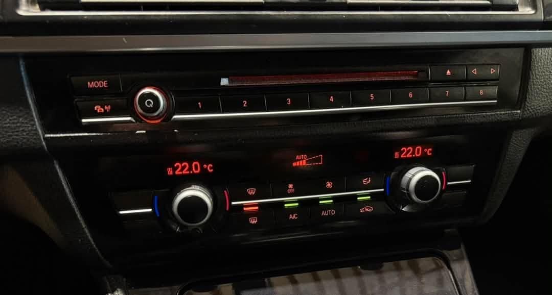 BMW 520 2014 — photo 19