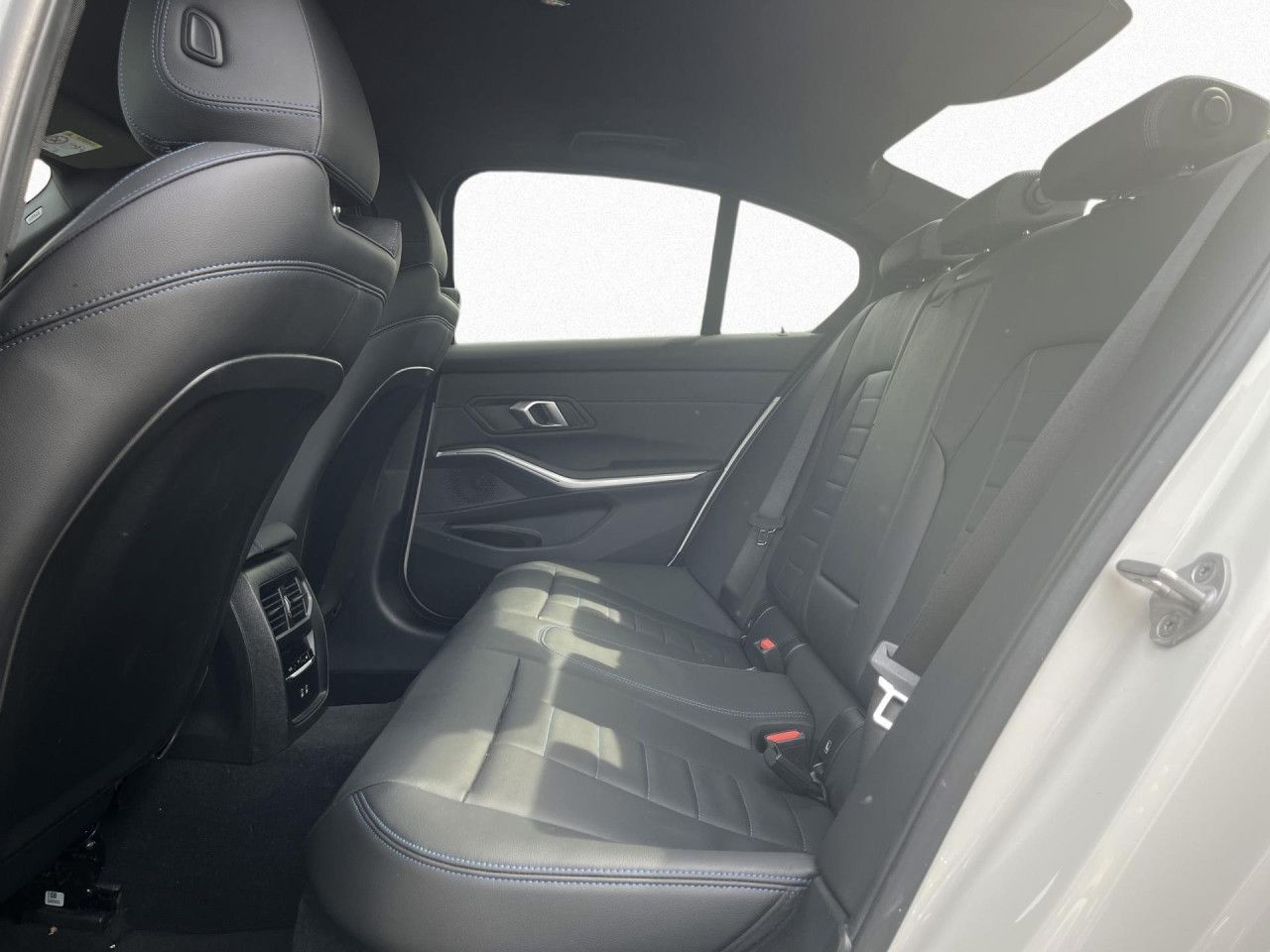 BMW 330 - Bild 18