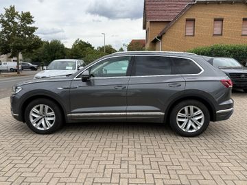 Volkswagen Touareg - 2