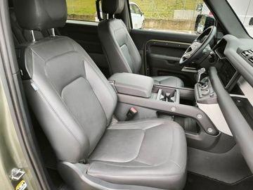 Land-Rover Defender - 11