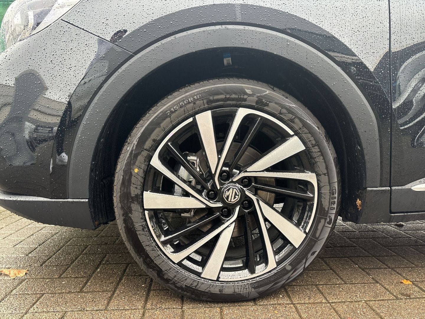 Fahrzeugabbildung MG ZS Luxury Vorführwagen, inkl. Allwetterreifen, N