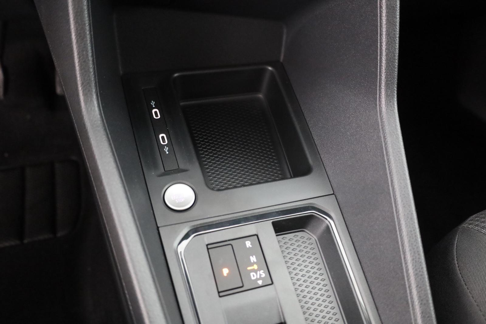 Volkswagen Caddy 1.5 TSI DSG LED ACC Kamera AHK