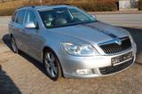 Skoda Octavia Combi Elegance - Skoda Octavia aus 2012 mit Benzin-Antrieb: Kombi