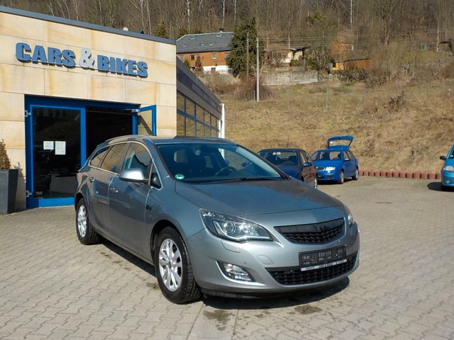 Opel Astra J Sports Tourer Innov. NAVI! HU NEU! XENON