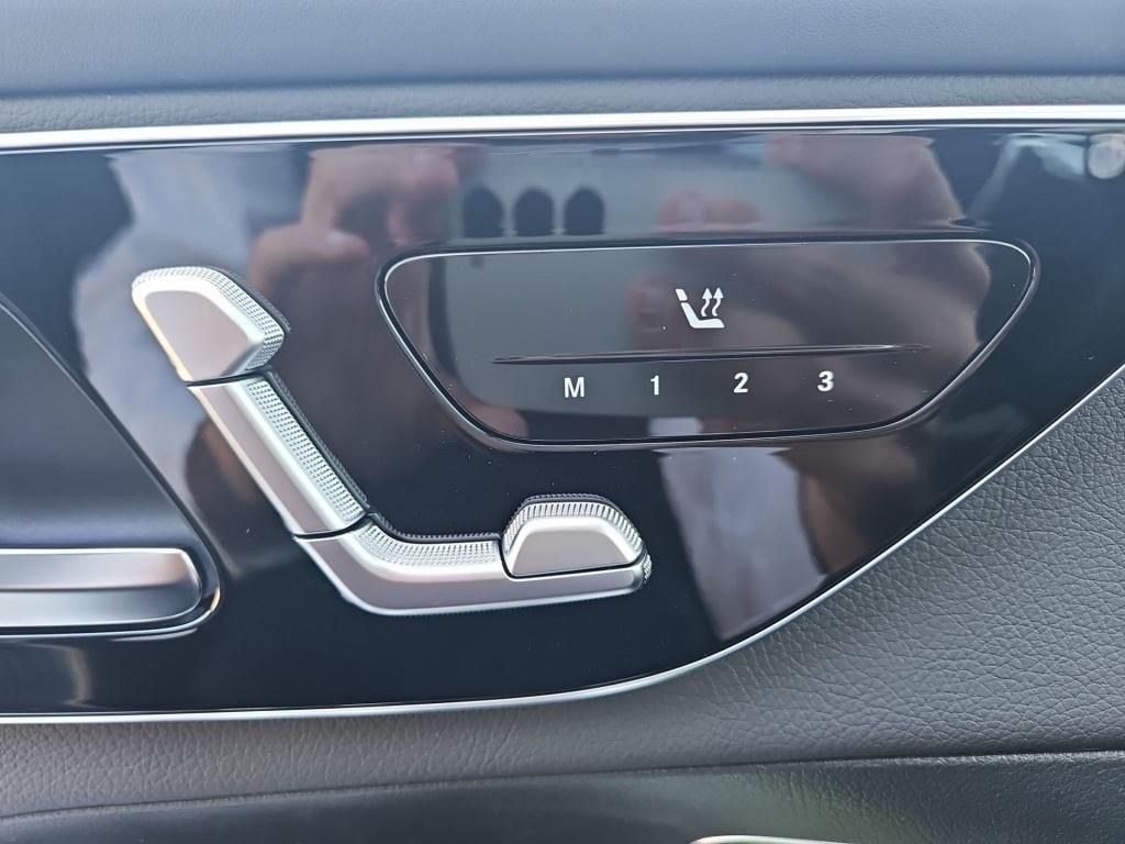 Fahrzeugabbildung Mercedes-Benz GLC 400 e 4M +EDITION-AMG+ASSISTENZ+AHK+DIGITAL+