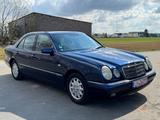 Mercedes-Benz E 230 - Mercedes-Benz E 230 aus 1995