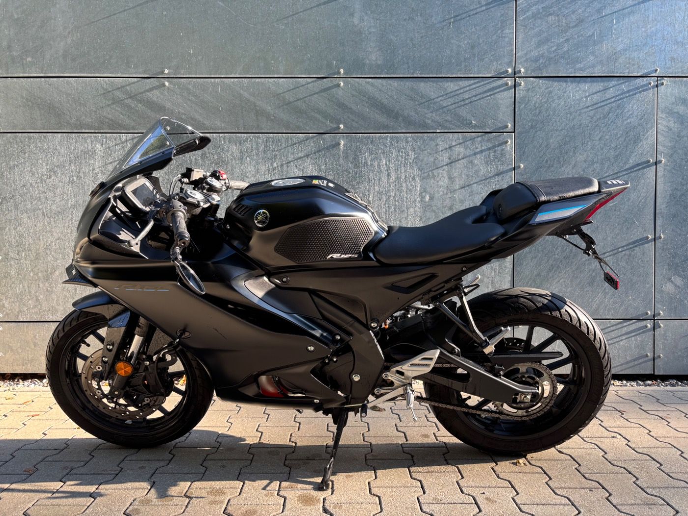 Fahrzeugabbildung Yamaha YZF-R125 viel Zubehör MIVV Endschalldämpfer