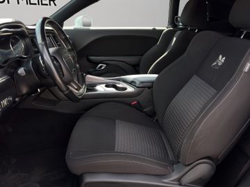Dodge Challenger - 9