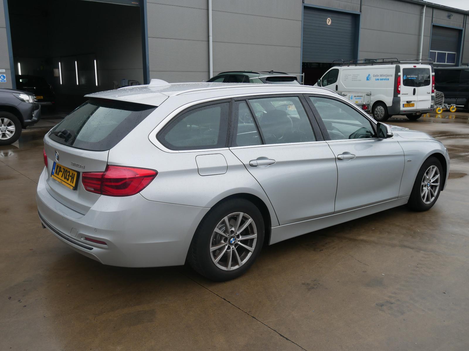 BMW 320d xDrive Touring Sport Line