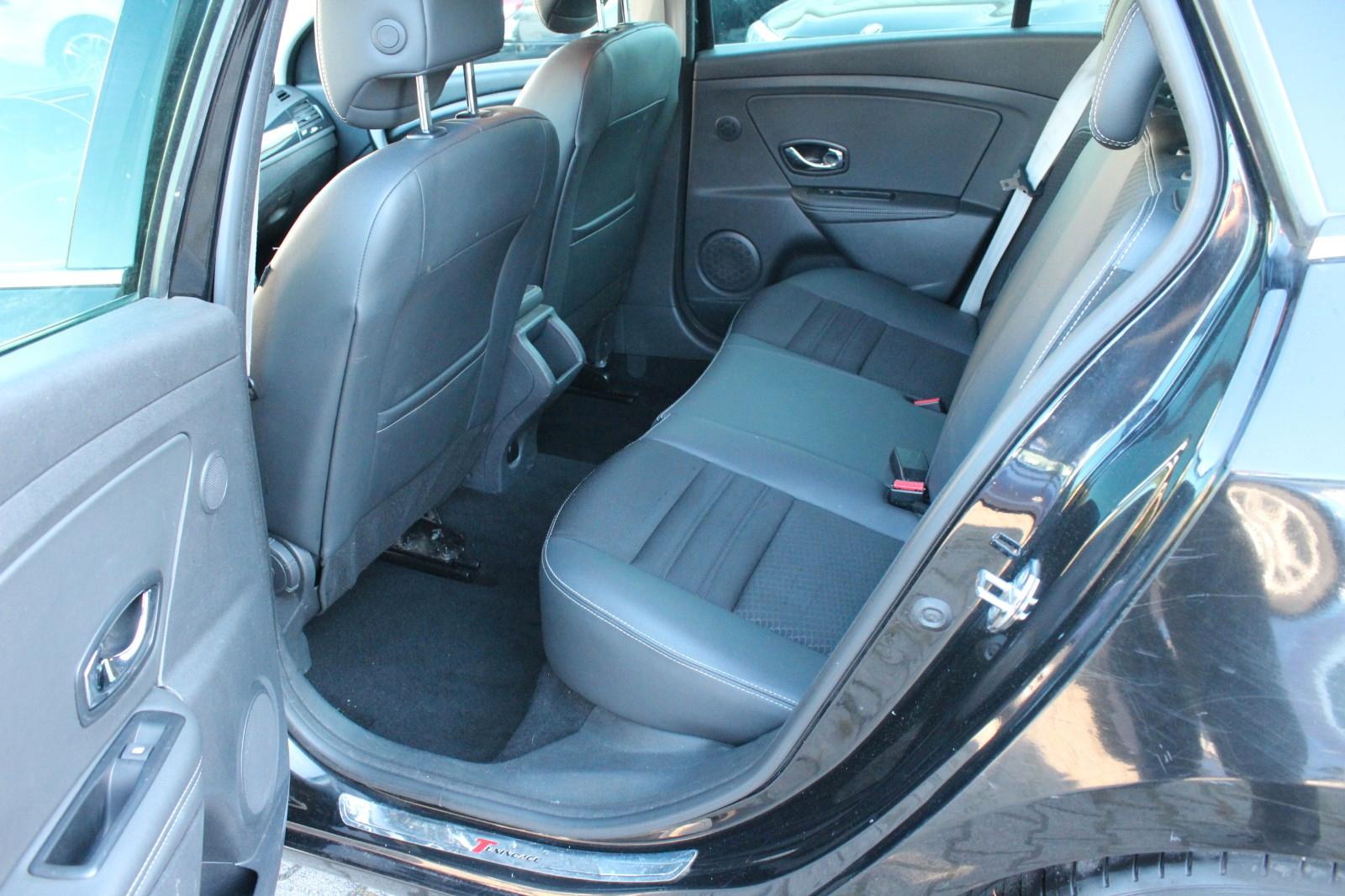 Renault Megane 2015 — фото 10