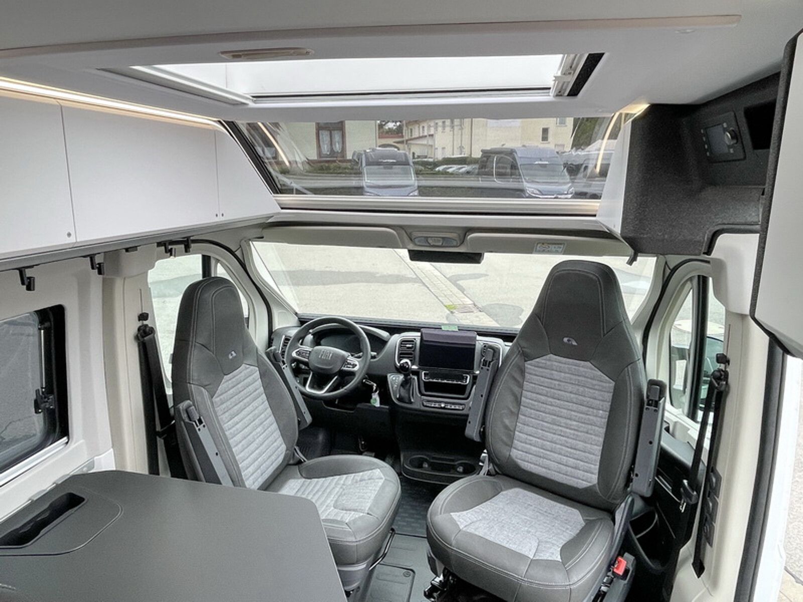 Fahrzeugabbildung Adria Twin Edition 640 SGX Windschutzscheibe beheizt
