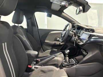 Fotografie 5 des Opel Corsa 1.2 Direct Injection Turbo GS