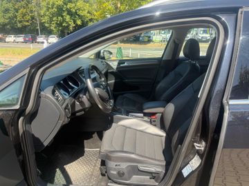 Volkswagen Golf - 10