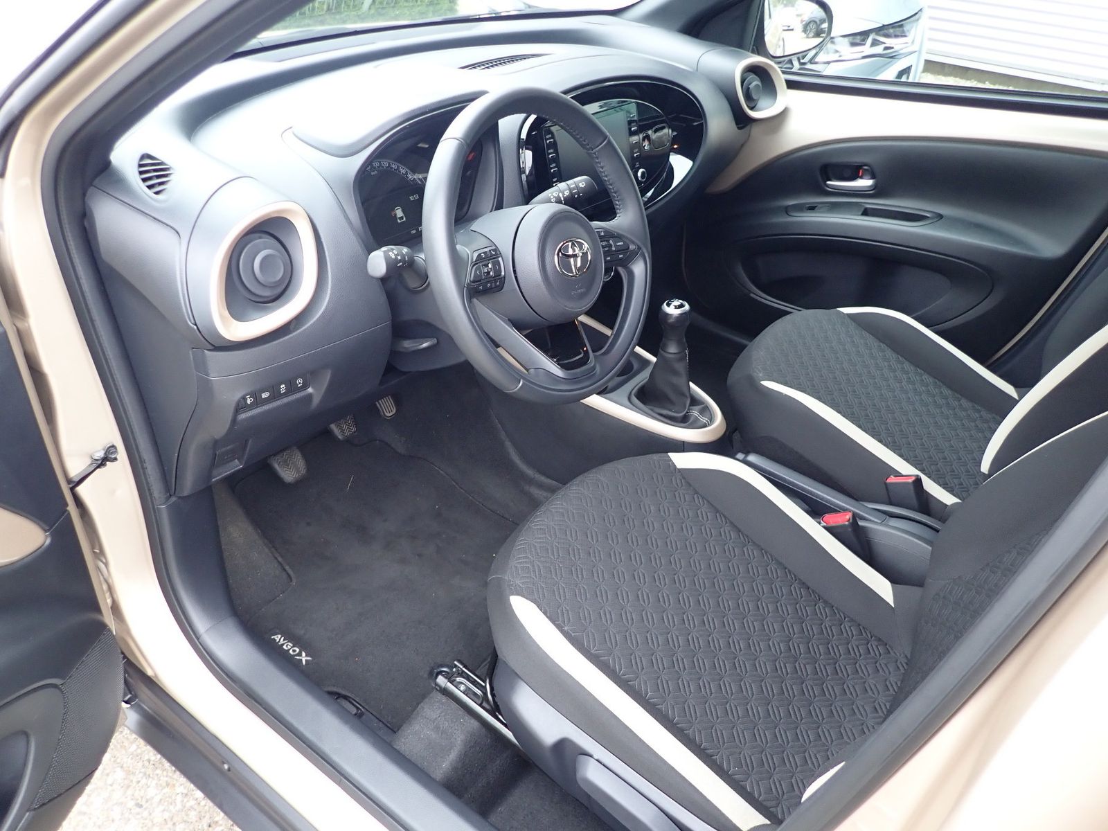 Fahrzeugabbildung Toyota Aygo X Pulse /WKR