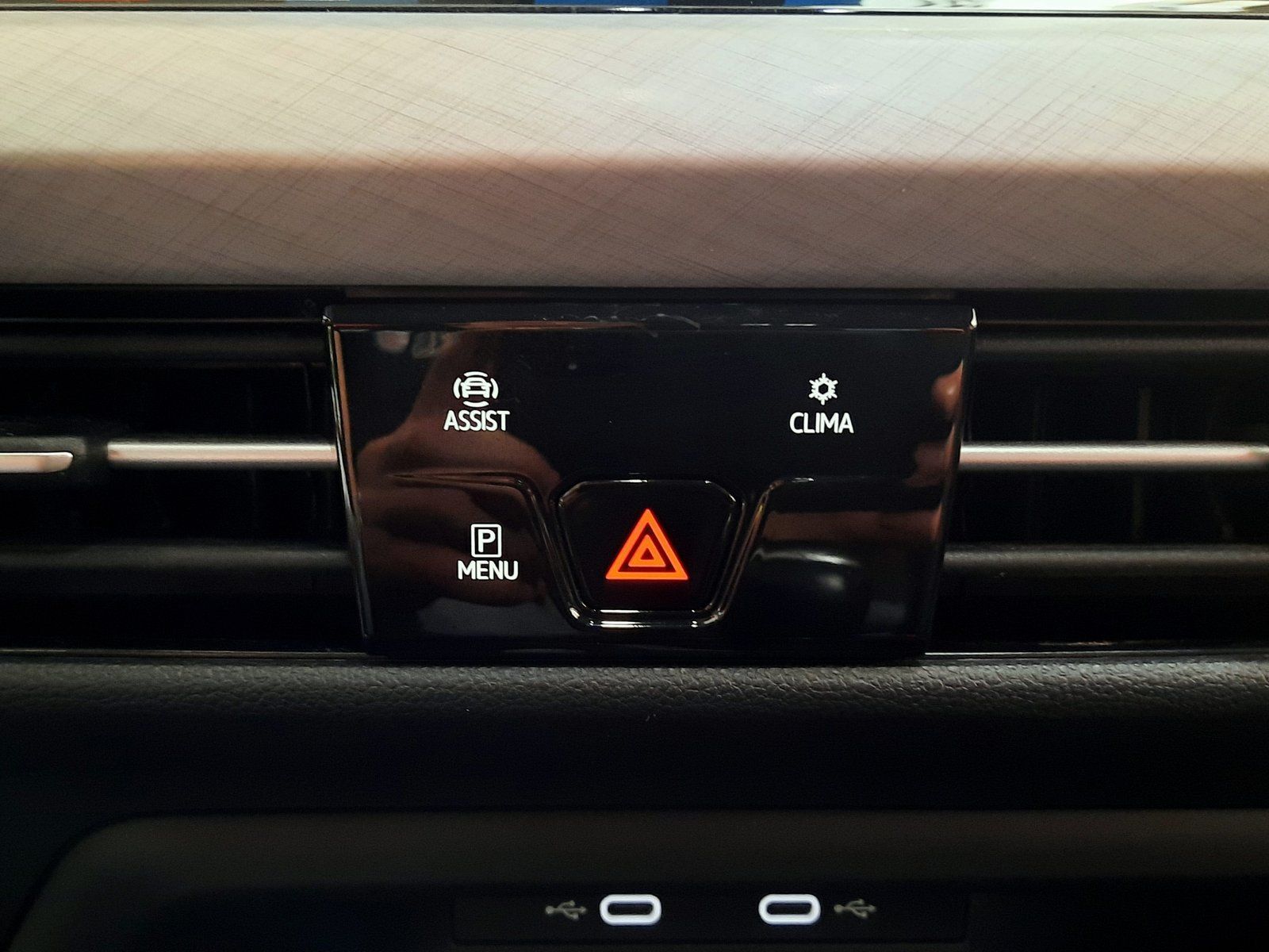 Fahrzeugabbildung Volkswagen Golf Variant Life TDI *Navi*LED*PDC*Sitzhzg*ACC*