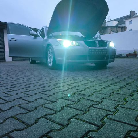 BMW 520 d Touring AHK/Xenon/Teilleder/Auto...