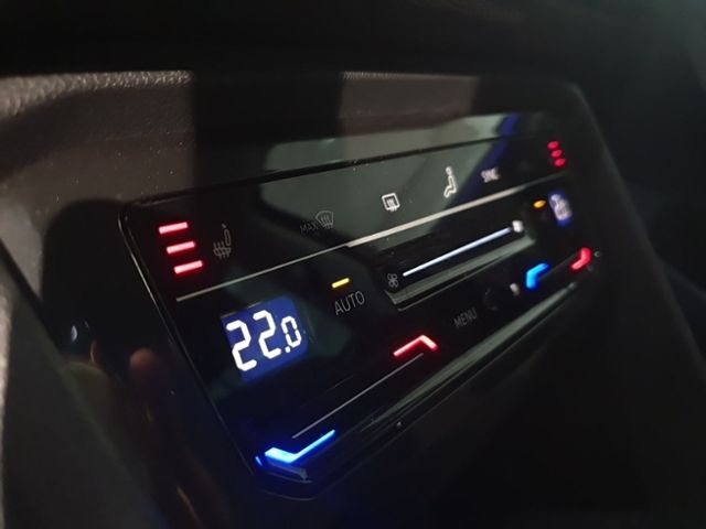 Fahrzeugabbildung Volkswagen Tiguan 1.5 TSI DSG Life STANDHZG NAVI RFK LED AC