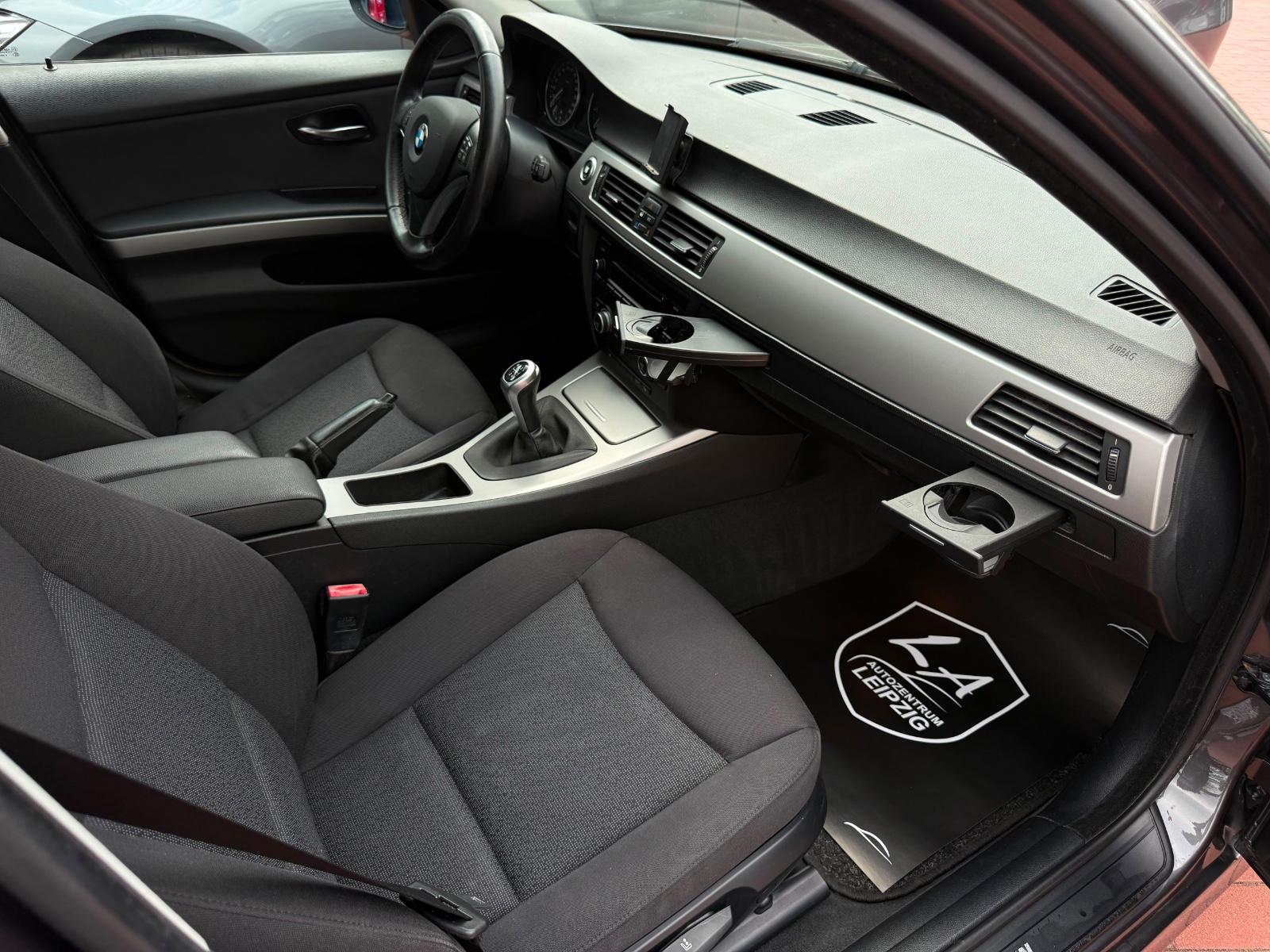 BMW 320i TOURING 170CH