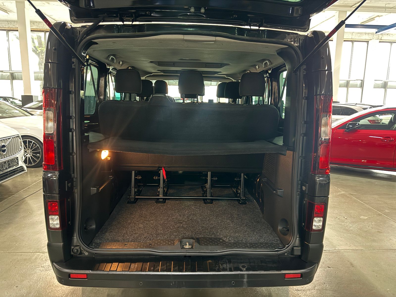 Fahrzeugabbildung Renault Trafic 1.6 DCI EXPRESSION 9-SITZER CAMPER STHDHZ