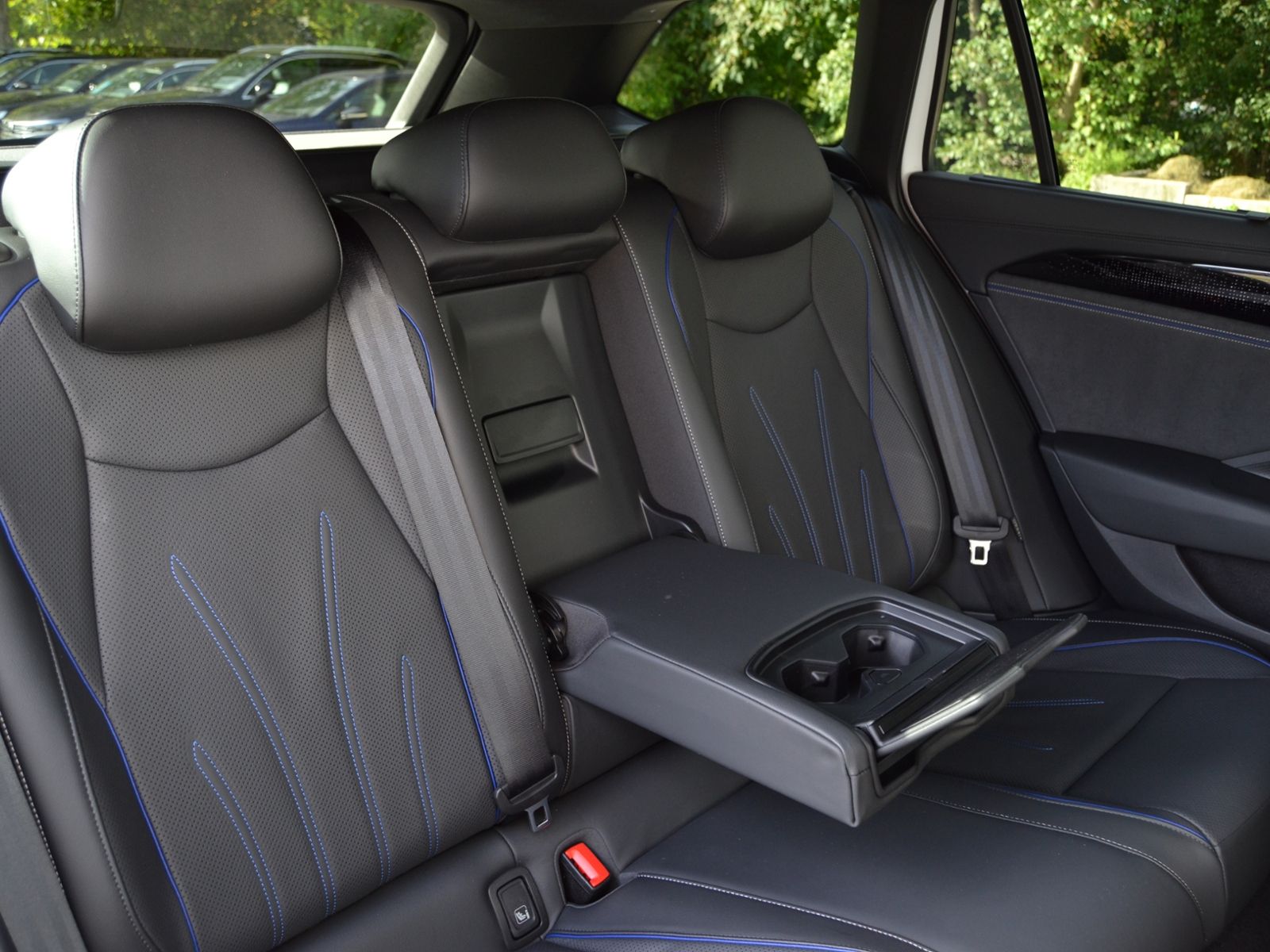 Passat Variant 2.0 TDI 193 PS 4M DSG R-Line Sign
