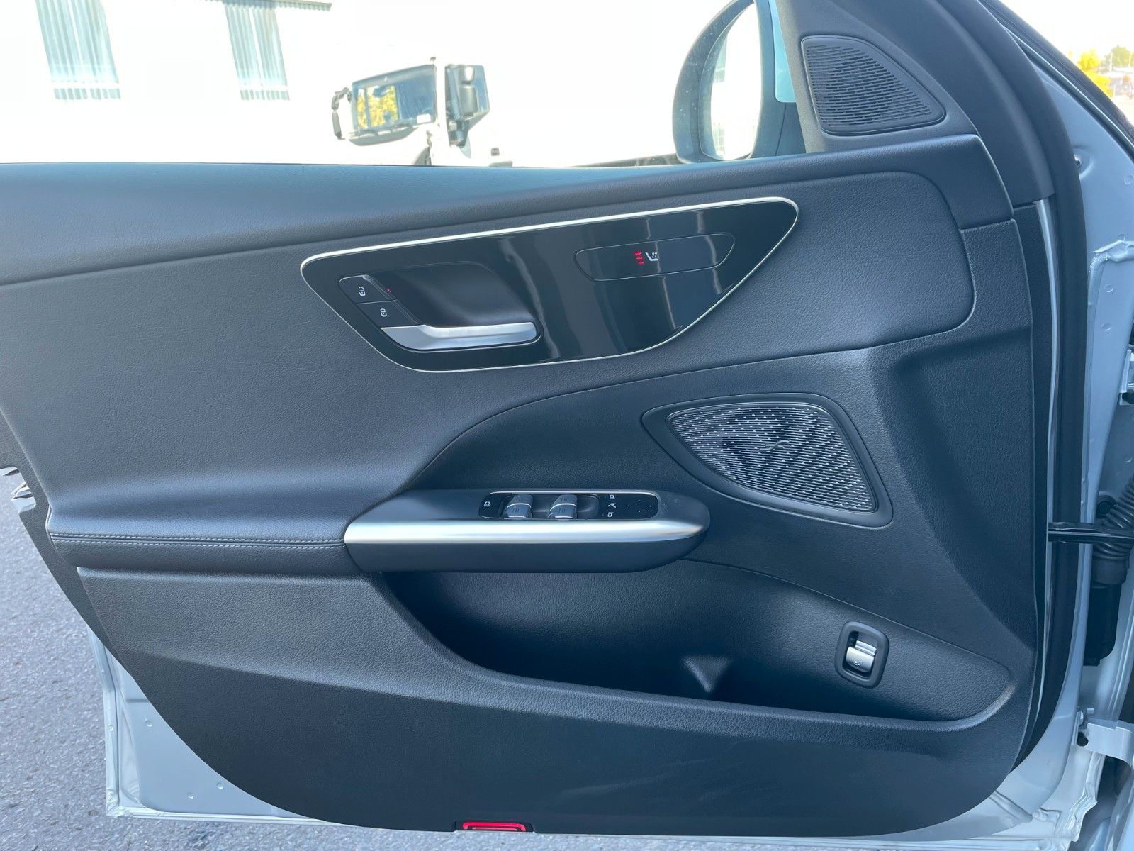 Fahrzeugabbildung Mercedes-Benz C 220 d AVANTGARDE R-Kamera+Carplay+TotW+Ambient