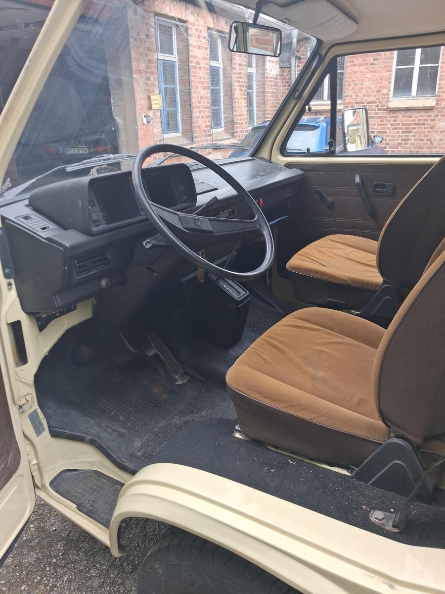Volkswagen T3 andere Oldtimer Krankenwagen