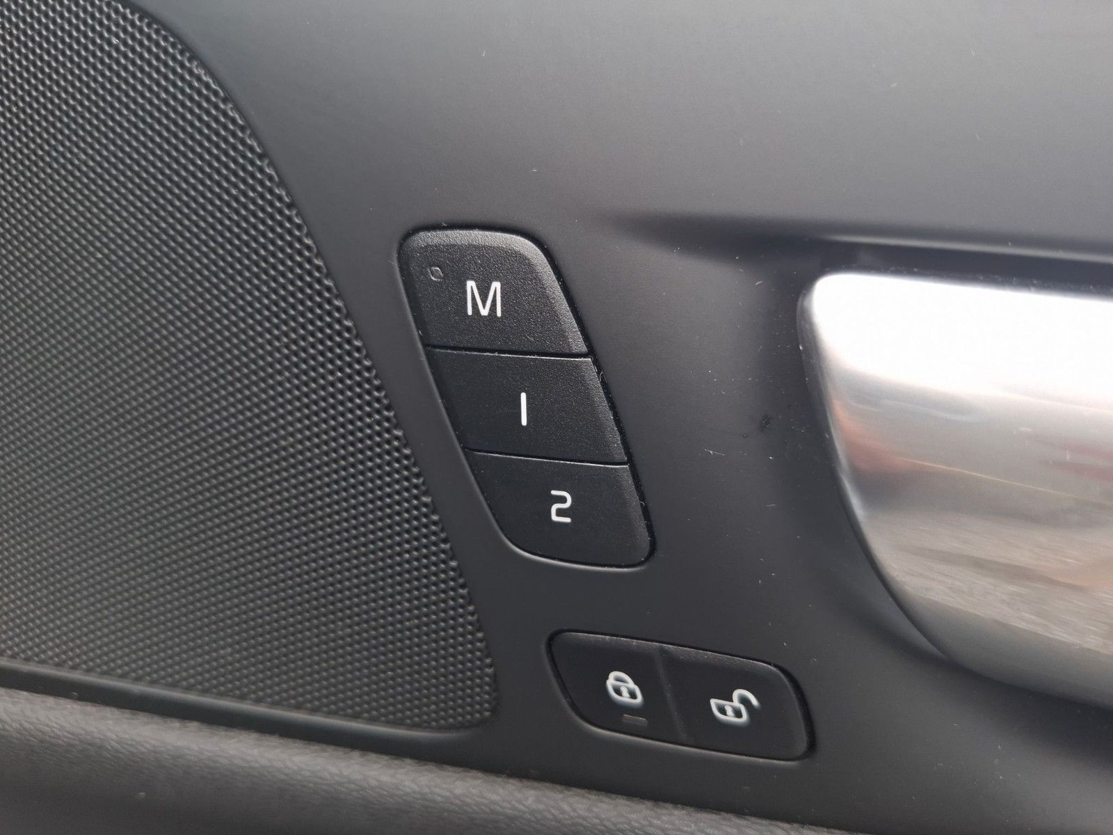 Fahrzeugabbildung Volvo V60 Kombi Inscription Recharge Plug-In Hybrid AW