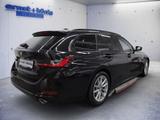 BMW 318d Touring Aut. PANO ACC LED RFK SHZ LEDER - BMW 318 in Freiburg