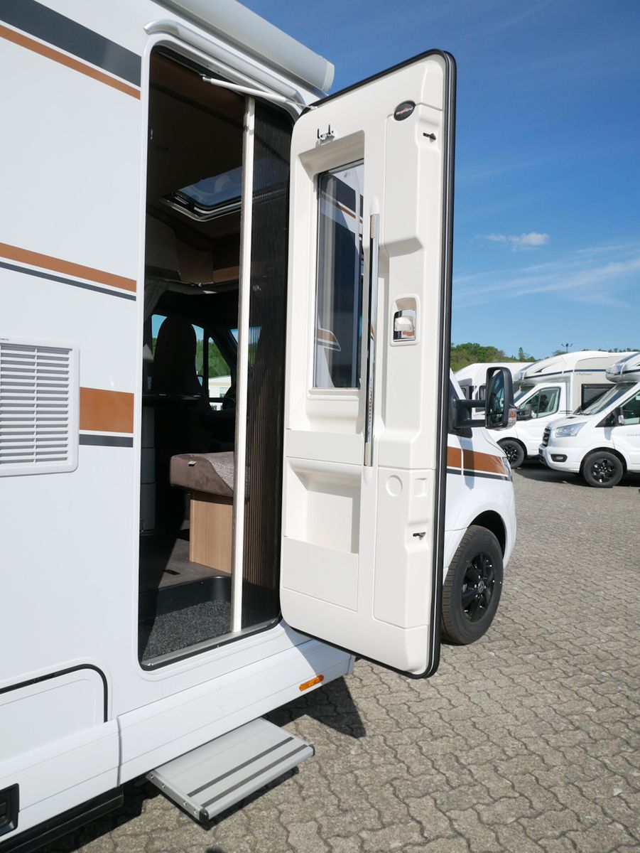 Fahrzeugabbildung Malibu T 450 RB LE comfort Mercedes,Distronic,LED,Autom
