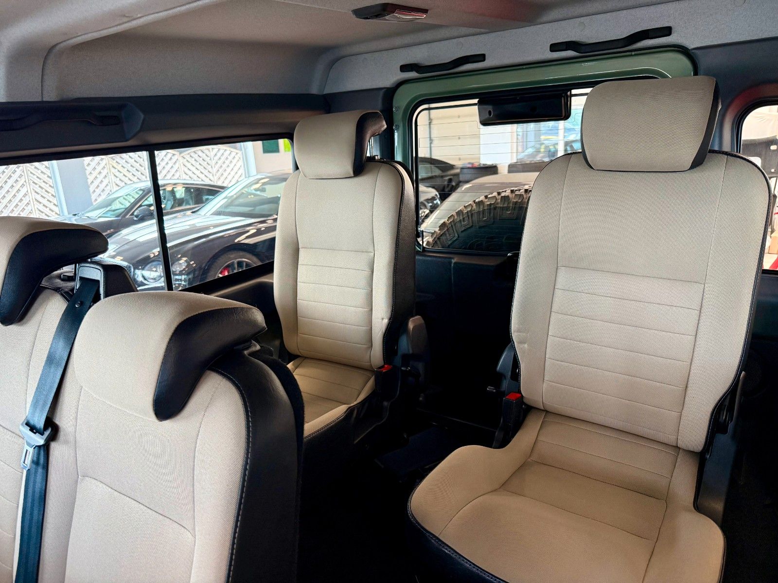 Fahrzeugabbildung Land Rover Defender 110 Heritage Station Wagon 7-Sitzer/AHK