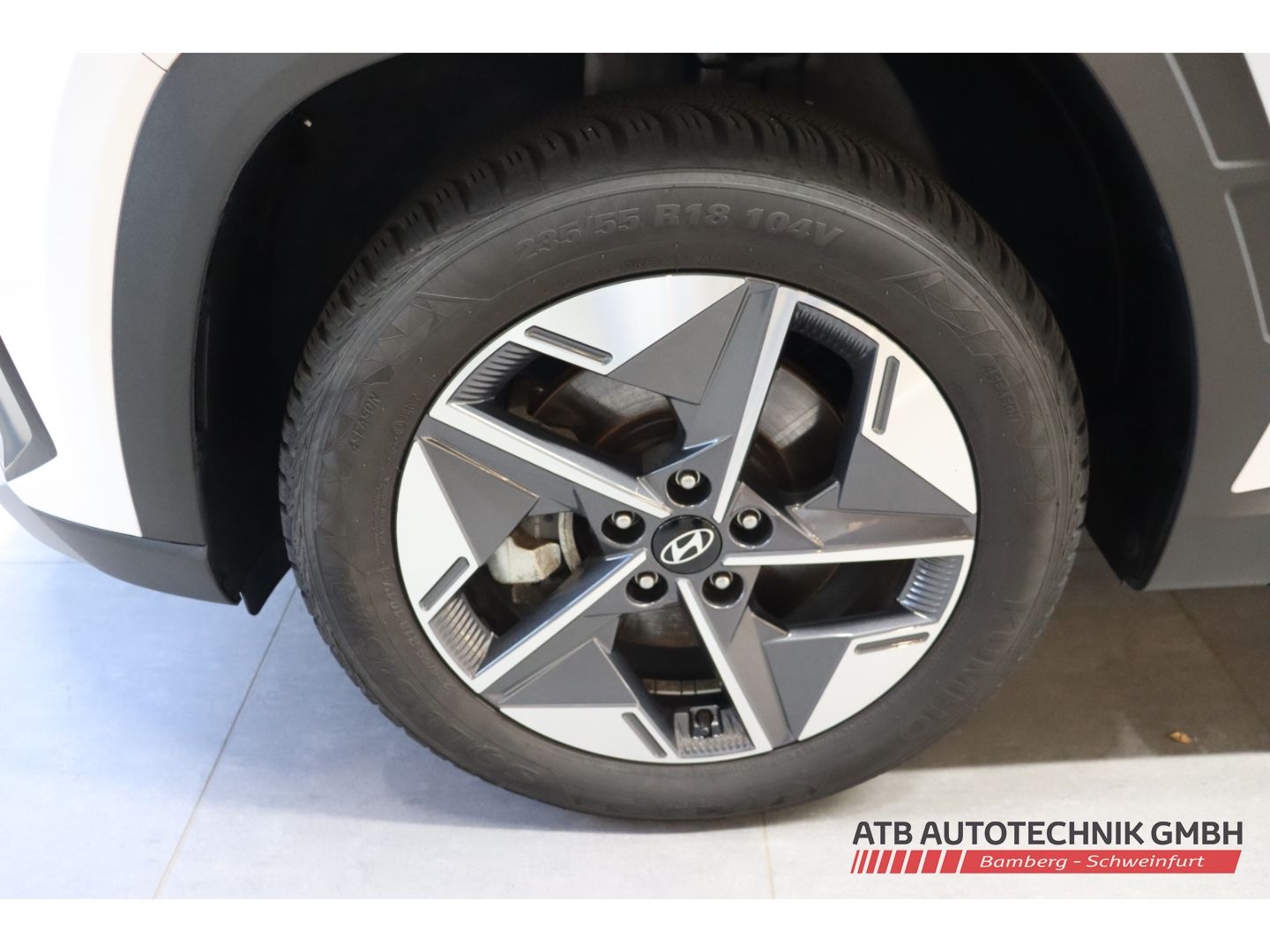 Fahrzeugabbildung Hyundai Tucson Trend PHEV 1.6 T-GDi 6-AT 4WD Navi Digita