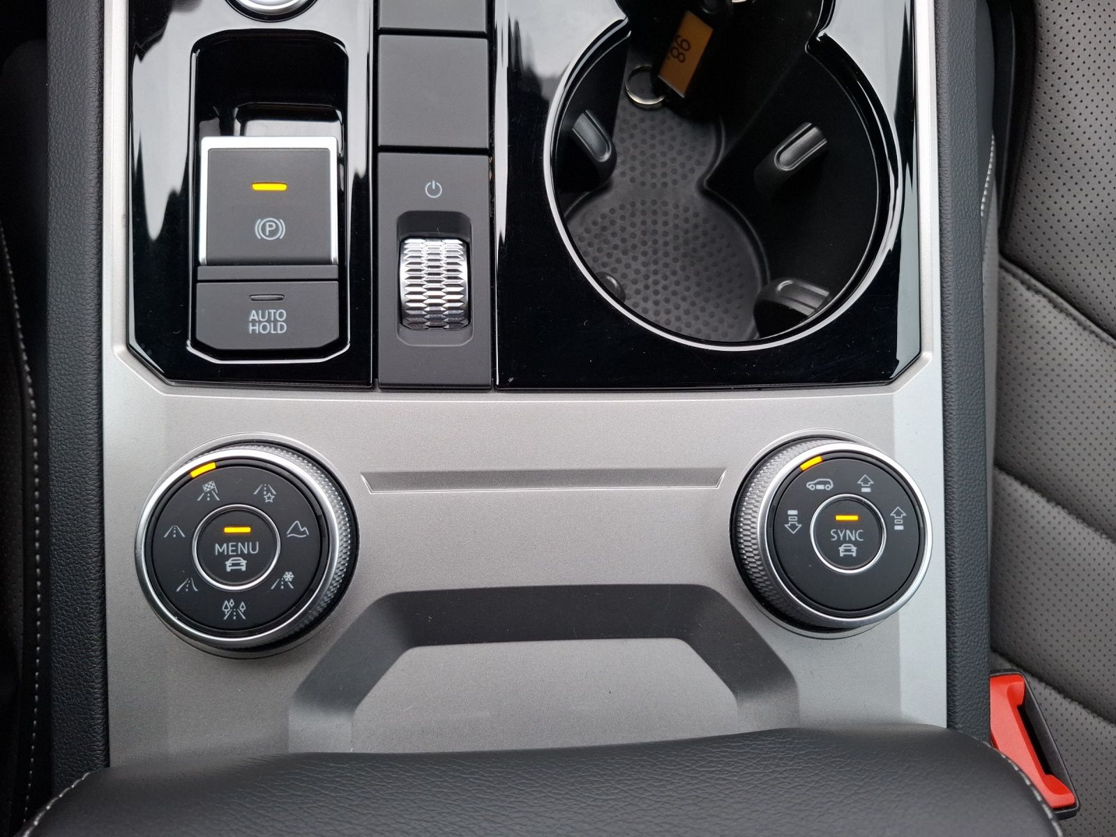 Fahrzeugabbildung Volkswagen Touareg TDI R-Line 4M Standhzg. Matrix AHK Navi
