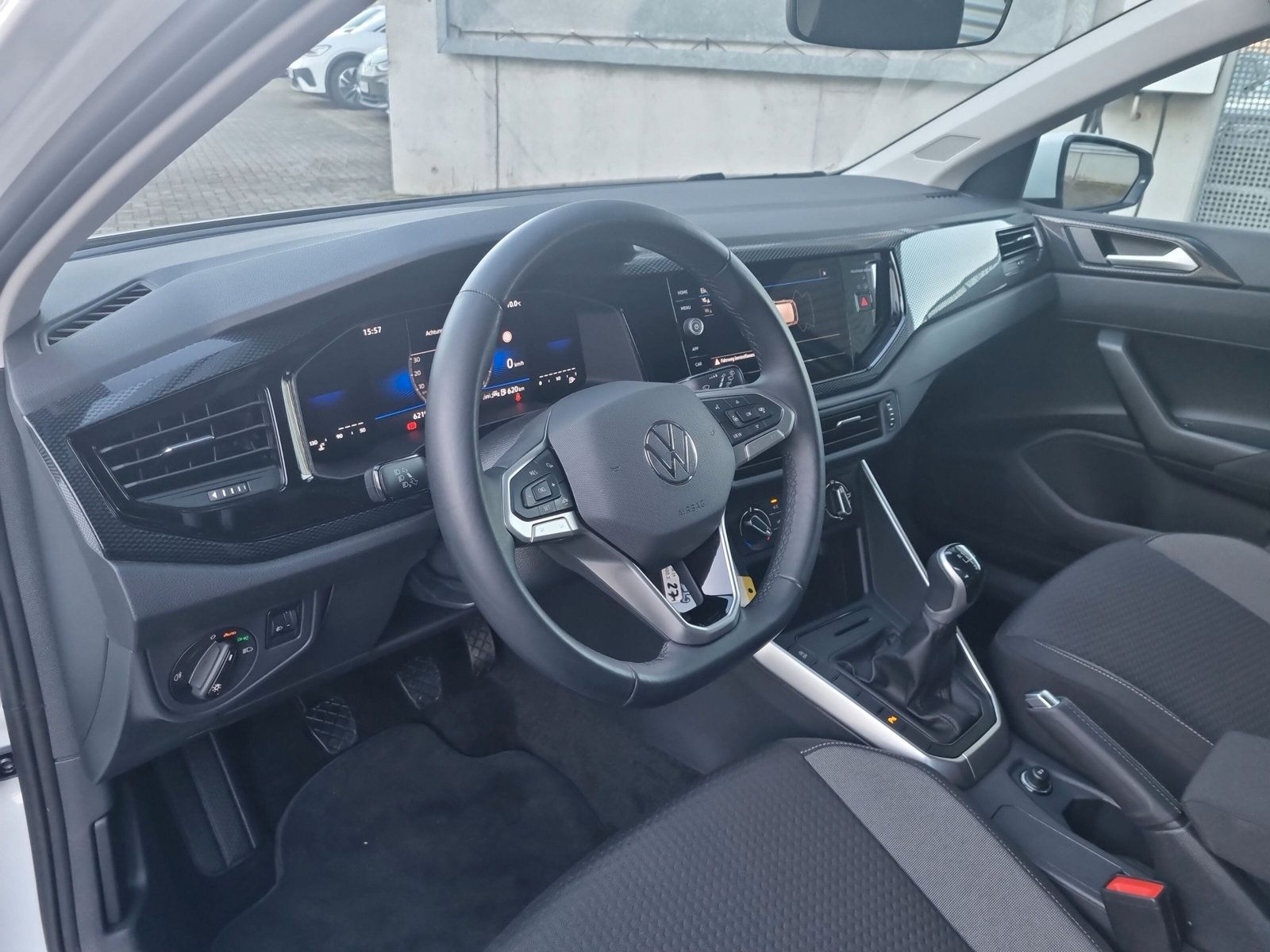 Fahrzeugabbildung Volkswagen Polo 1.0 MPI Life APP DAB PDC