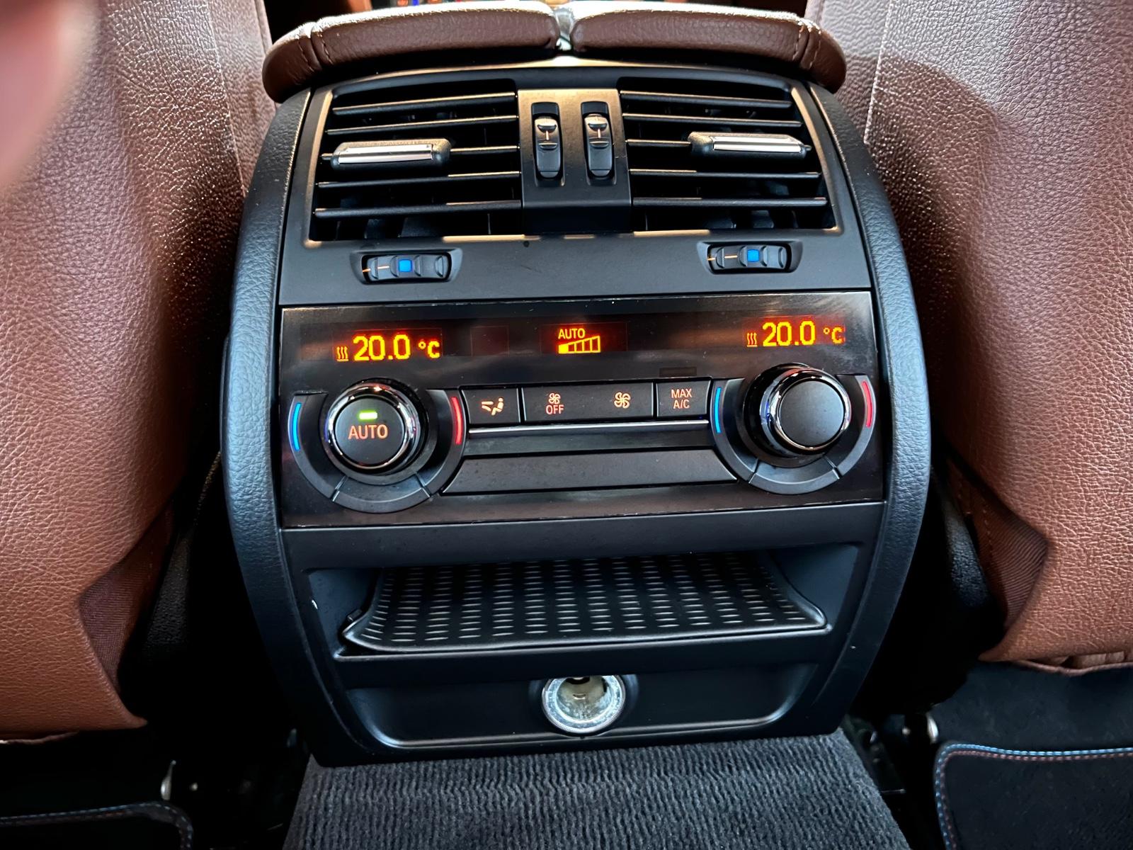 BMW 530d Touring xDrive M-Paket Panorama|Kamera|HUD