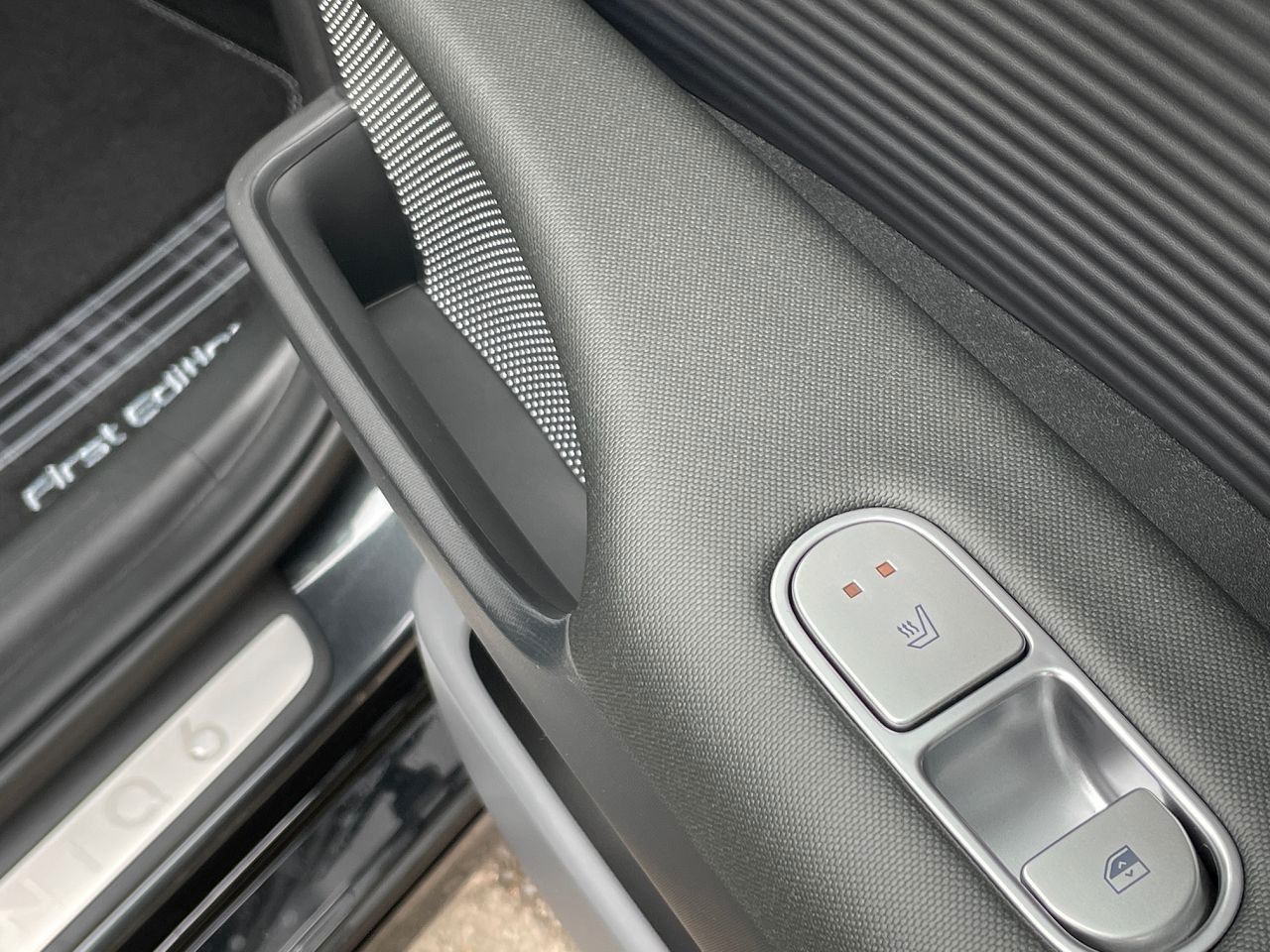 Fahrzeugabbildung Hyundai IONIQ 6 Ioniq 6 First Edition 4WD *MIETKAUF