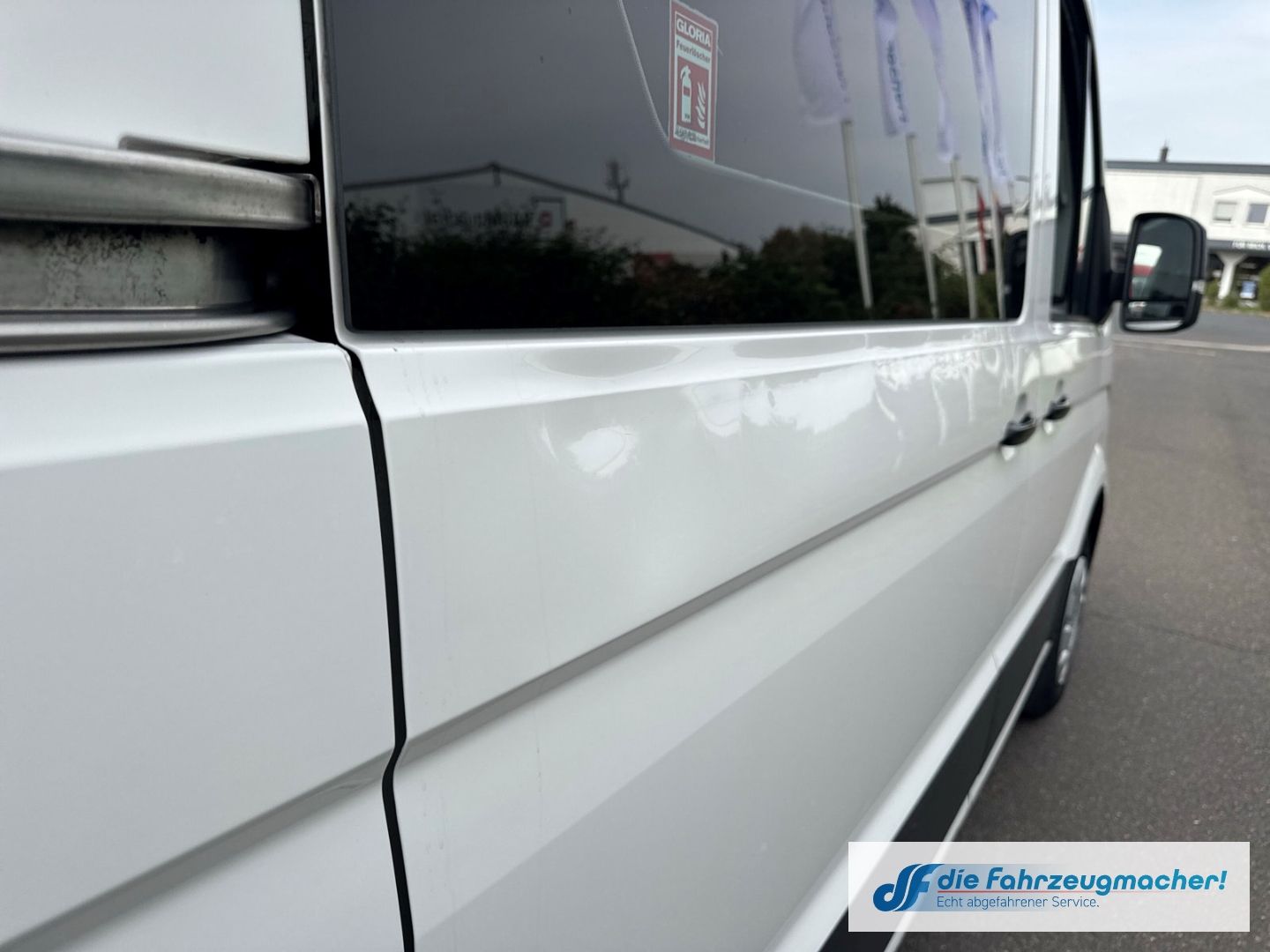 Fahrzeugabbildung Volkswagen Crafter Kasten 35 AUT. mittel L2 Hochd.LED Trend