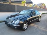 Mercedes-Benz E 240 ELEGANCE Glasdach Automatik Orig. 117 Tkm - gebrauchte Mercedes-Benz E 240 aus dem Jahr 2002