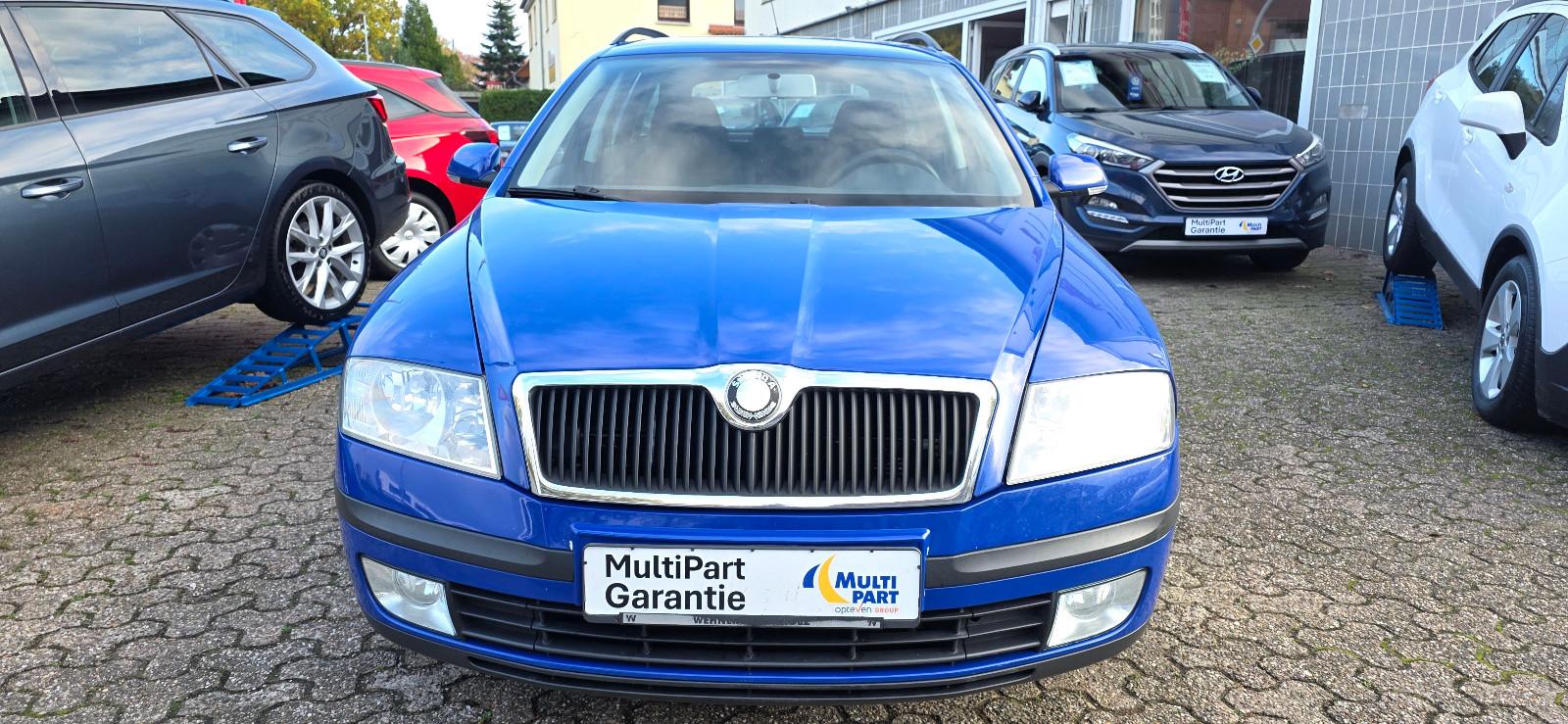 Skoda Octavia 2008 — rear view